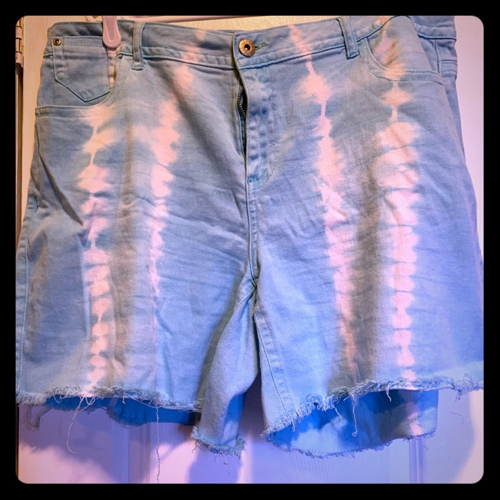 Trendy Cutoff Short!!